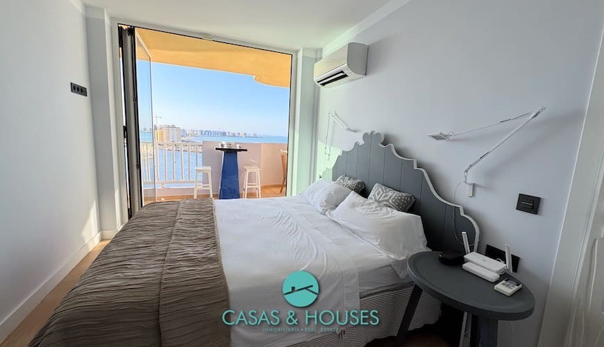 2 bedroom Apartment for sale in La Manga del Mar Menor with pool - € 230,000 (Ref: 9147935)