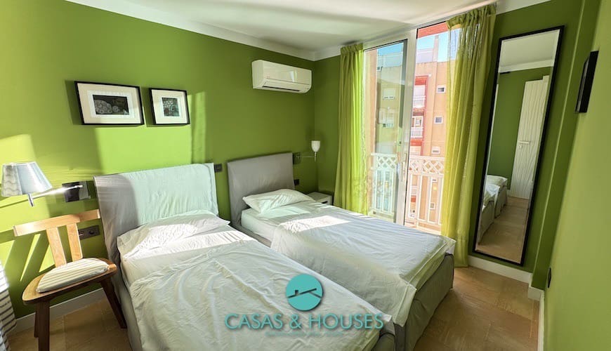 2 bedroom Apartment for sale in La Manga del Mar Menor with pool - € 230,000 (Ref: 9147935)