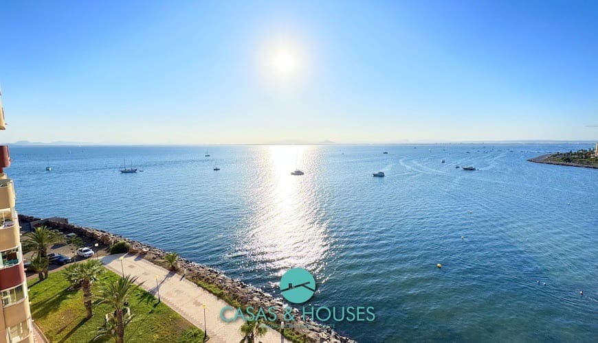 2 bedroom Apartment for sale in La Manga del Mar Menor with pool - € 230,000 (Ref: 9147935)