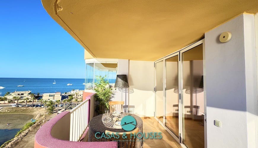 2 bedroom Apartment for sale in La Manga del Mar Menor with pool - € 230,000 (Ref: 9147935)