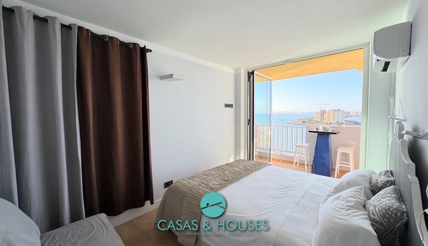 2 bedroom Apartment for sale in La Manga del Mar Menor with pool - € 230,000 (Ref: 9147935)