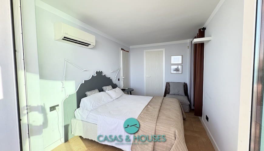 2 bedroom Apartment for sale in La Manga del Mar Menor with pool - € 230,000 (Ref: 9147935)