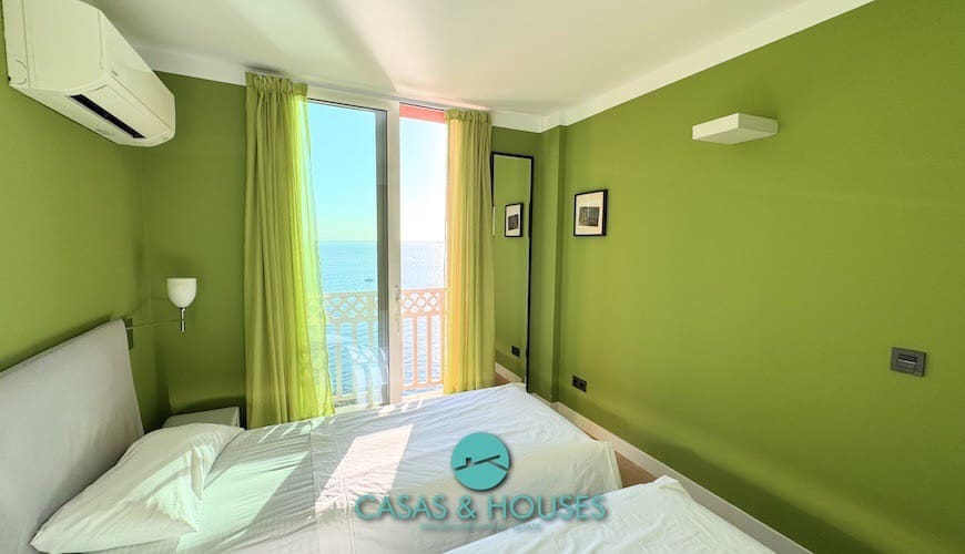 2 bedroom Apartment for sale in La Manga del Mar Menor with pool - € 230,000 (Ref: 9147935)