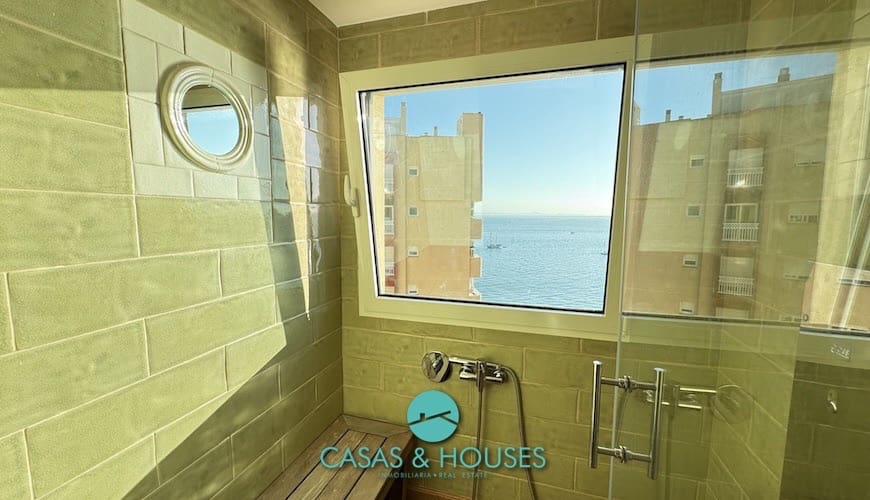 2 bedroom Apartment for sale in La Manga del Mar Menor with pool - € 230,000 (Ref: 9147935)