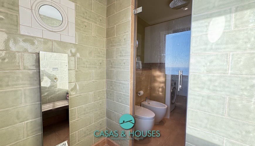 2 bedroom Apartment for sale in La Manga del Mar Menor with pool - € 230,000 (Ref: 9147935)