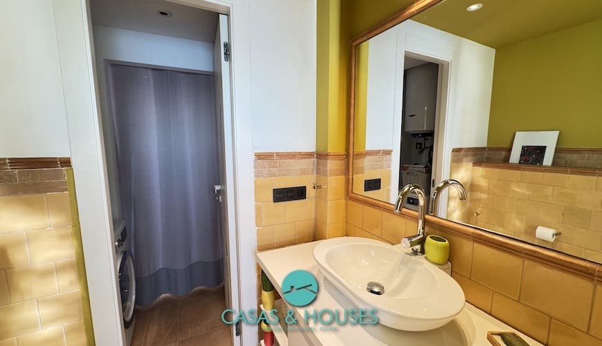 2 bedroom Apartment for sale in La Manga del Mar Menor with pool - € 230,000 (Ref: 9147935)