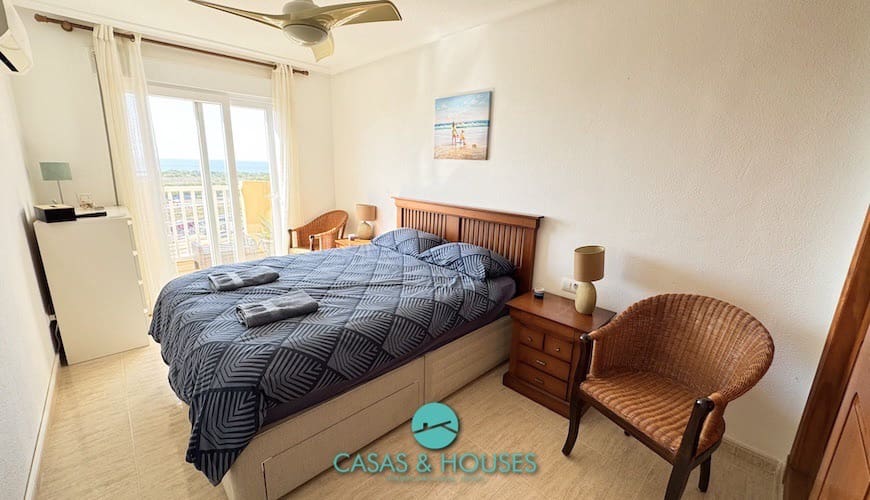 Apartamento de 3 habitaciones en La Manga del Mar Menor en venta con piscina - 245.000 € (Ref: 9185721)