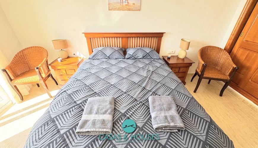 Apartamento de 3 habitaciones en La Manga del Mar Menor en venta con piscina - 245.000 € (Ref: 9185721)