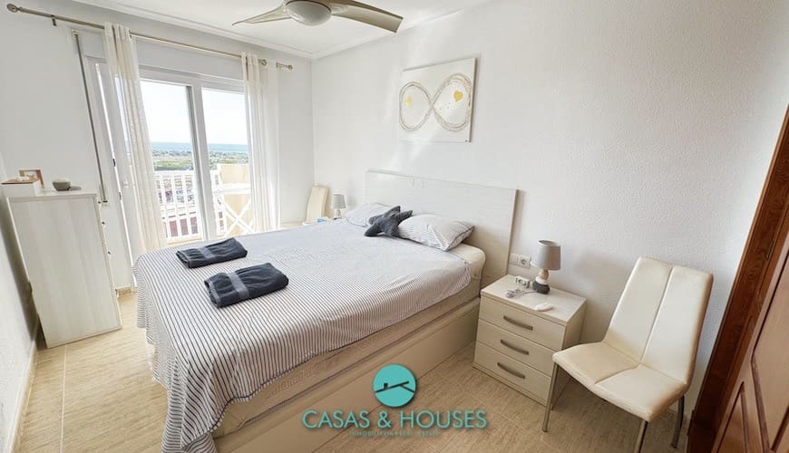 Apartamento de 3 habitaciones en La Manga del Mar Menor en venta con piscina - 245.000 € (Ref: 9185721)