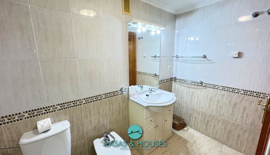 Apartamento de 3 habitaciones en La Manga del Mar Menor en venta con piscina - 245.000 € (Ref: 9185721)