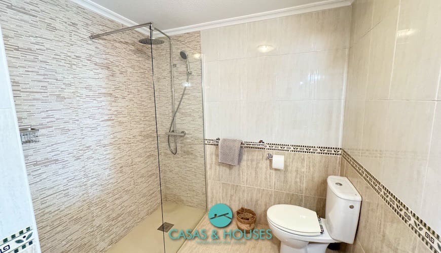 Apartamento de 3 habitaciones en La Manga del Mar Menor en venta con piscina - 245.000 € (Ref: 9185721)