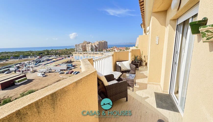 Apartamento de 3 habitaciones en La Manga del Mar Menor en venta con piscina - 245.000 € (Ref: 9185721)