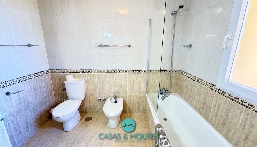 Apartamento de 3 habitaciones en La Manga del Mar Menor en venta con piscina - 245.000 € (Ref: 9185721)