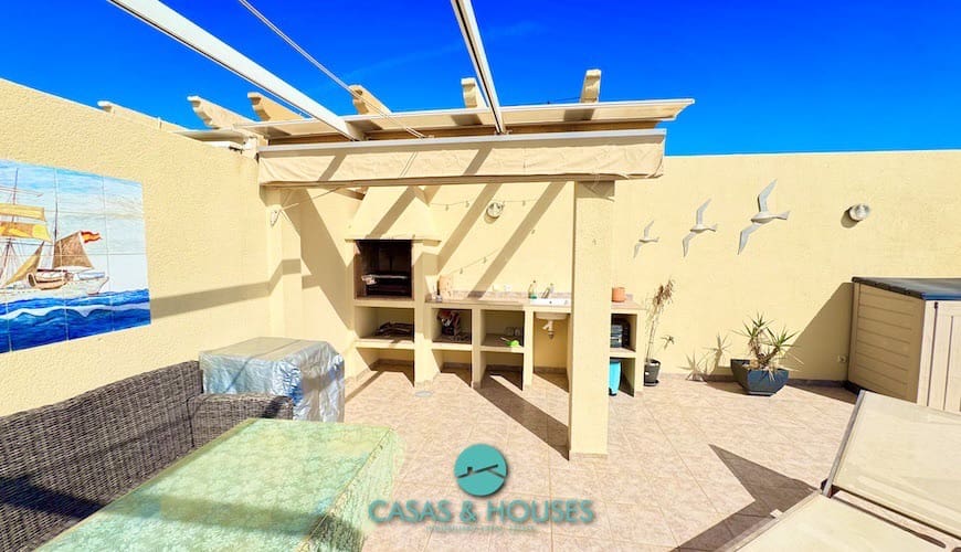 Apartamento de 3 habitaciones en La Manga del Mar Menor en venta con piscina - 245.000 € (Ref: 9185721)