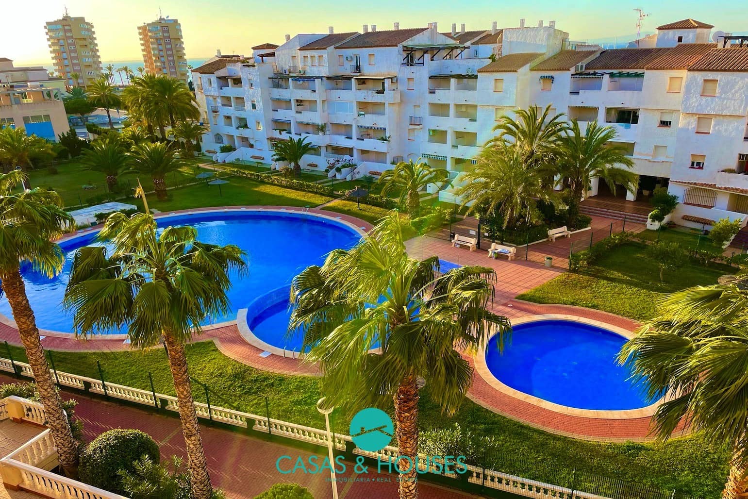 Apartamento de 3 habitaciones en La Manga del Mar Menor en venta con piscina - 245.000 € (Ref: 9185721)