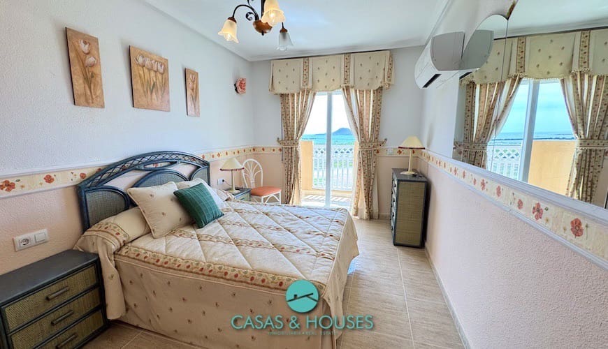 2 bedroom Apartment for sale in La Manga del Mar Menor with pool garage - € 176,000 (Ref: 9201990)