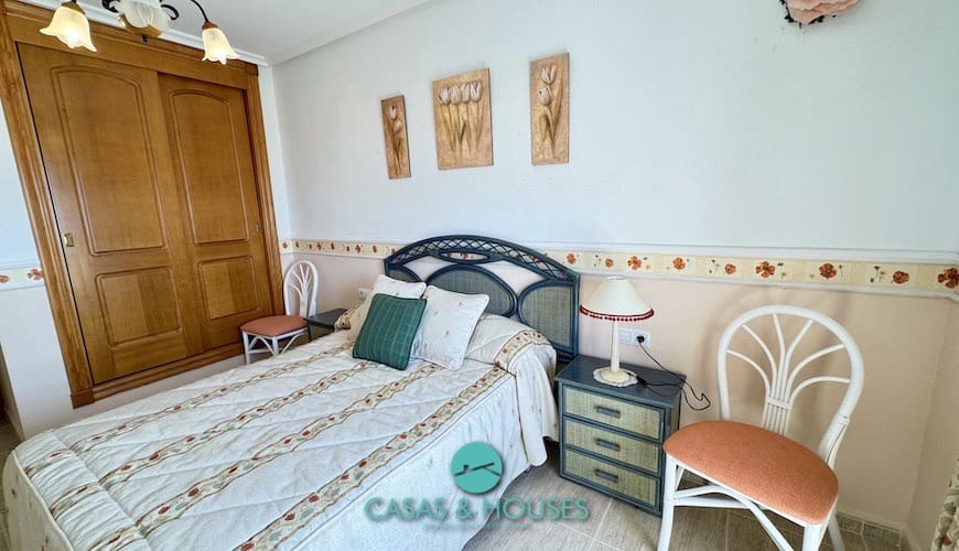 2 bedroom Apartment for sale in La Manga del Mar Menor with pool garage - € 176,000 (Ref: 9201990)