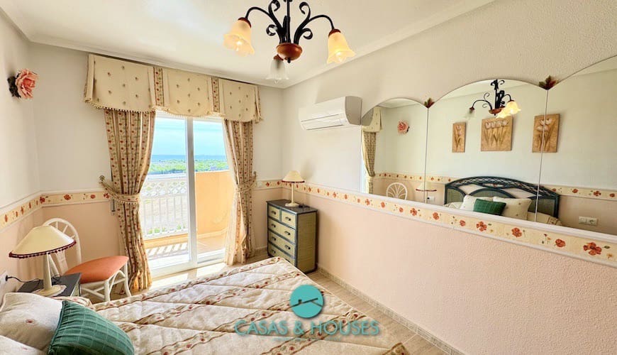 2 bedroom Apartment for sale in La Manga del Mar Menor with pool garage - € 176,000 (Ref: 9201990)