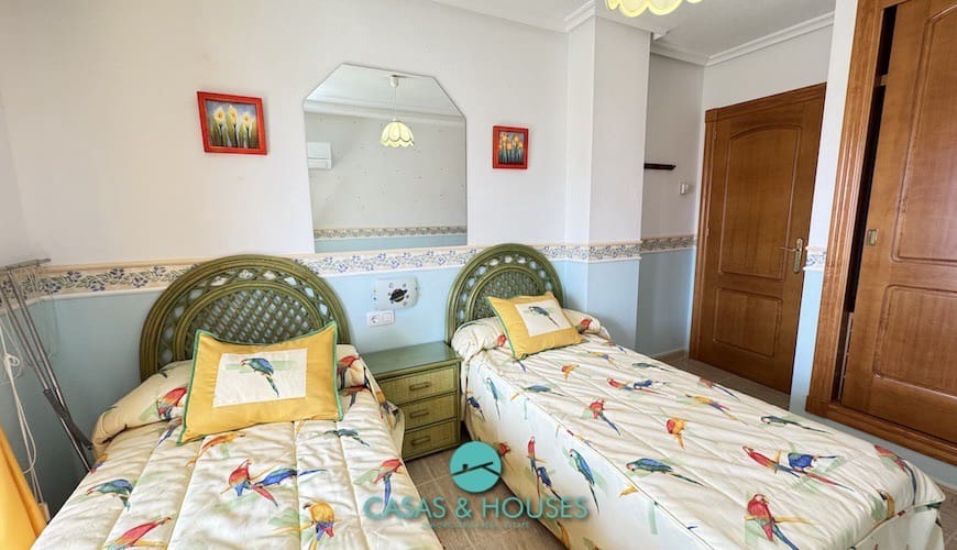 2 bedroom Apartment for sale in La Manga del Mar Menor with pool garage - € 176,000 (Ref: 9201990)