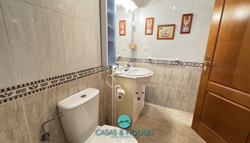 2 bedroom Apartment for sale in La Manga del Mar Menor with pool garage - € 176,000 (Ref: 9201990)