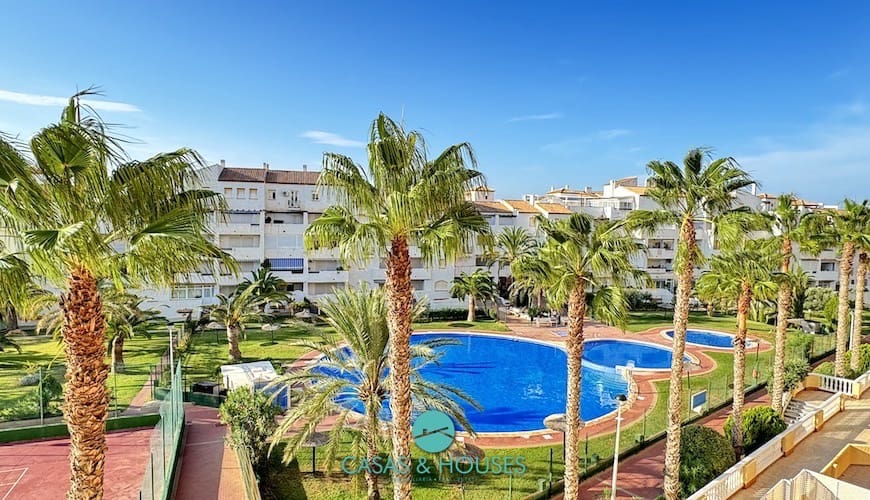 2 bedroom Apartment for sale in La Manga del Mar Menor with pool garage - € 176,000 (Ref: 9201990)