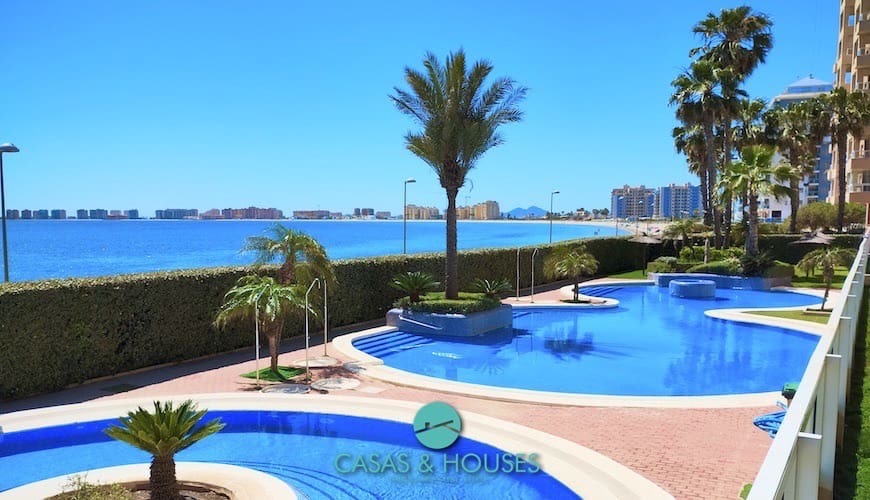 3 makuuhuone Huoneisto myytävänä paikassa La Manga del Mar Menor mukana uima-altaan 
autotalli - 255 000 € (Ref: 9327028)