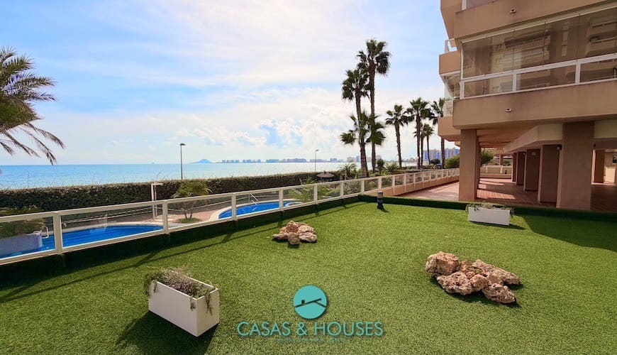 3 makuuhuone Huoneisto myytävänä paikassa La Manga del Mar Menor mukana uima-altaan 
autotalli - 255 000 € (Ref: 9327028)