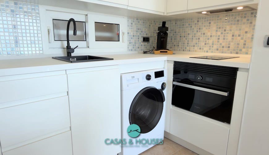 1 sypialnia Apartament na sprzedaż w La Manga del Mar Menor z basenem garażem - 155 000 € (Ref: 9338661)