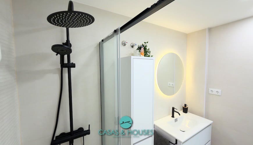 1 sypialnia Apartament na sprzedaż w La Manga del Mar Menor z basenem garażem - 155 000 € (Ref: 9338661)