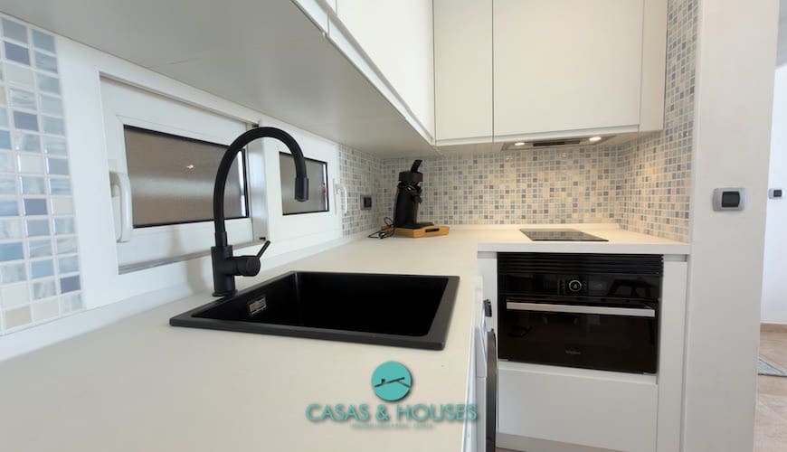 1 sypialnia Apartament na sprzedaż w La Manga del Mar Menor z basenem garażem - 155 000 € (Ref: 9338661)