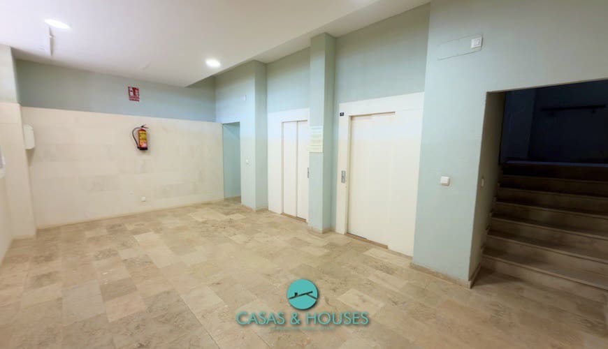 1 sypialnia Apartament na sprzedaż w La Manga del Mar Menor z basenem garażem - 155 000 € (Ref: 9338661)