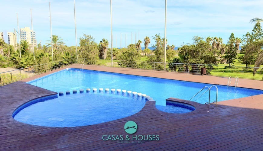 1 sypialnia Apartament na sprzedaż w La Manga del Mar Menor z basenem garażem - 155 000 € (Ref: 9338661)