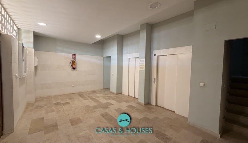 2 bedroom Apartment for sale in La Manga del Mar Menor with pool garage - € 178,000 (Ref: 9357232)