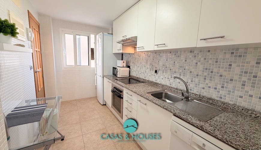 2 bedroom Apartment for sale in La Manga del Mar Menor with pool garage - € 178,000 (Ref: 9357232)