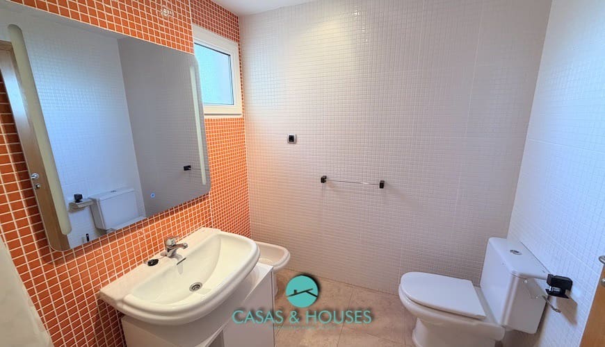 2 bedroom Apartment for sale in La Manga del Mar Menor with pool garage - € 178,000 (Ref: 9357232)