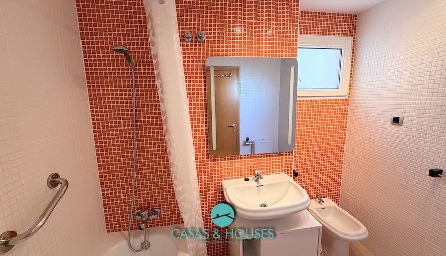 2 bedroom Apartment for sale in La Manga del Mar Menor with pool garage - € 178,000 (Ref: 9357232)