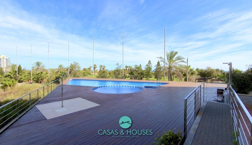 2 bedroom Apartment for sale in La Manga del Mar Menor with pool garage - € 178,000 (Ref: 9357232)