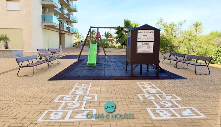 2 bedroom Apartment for sale in La Manga del Mar Menor with pool garage - € 178,000 (Ref: 9357232)