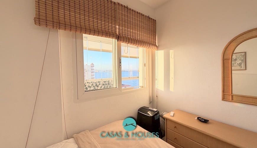 1 bedroom Apartment for sale in La Manga del Mar Menor with pool garage - € 116,000 (Ref: 9360426)