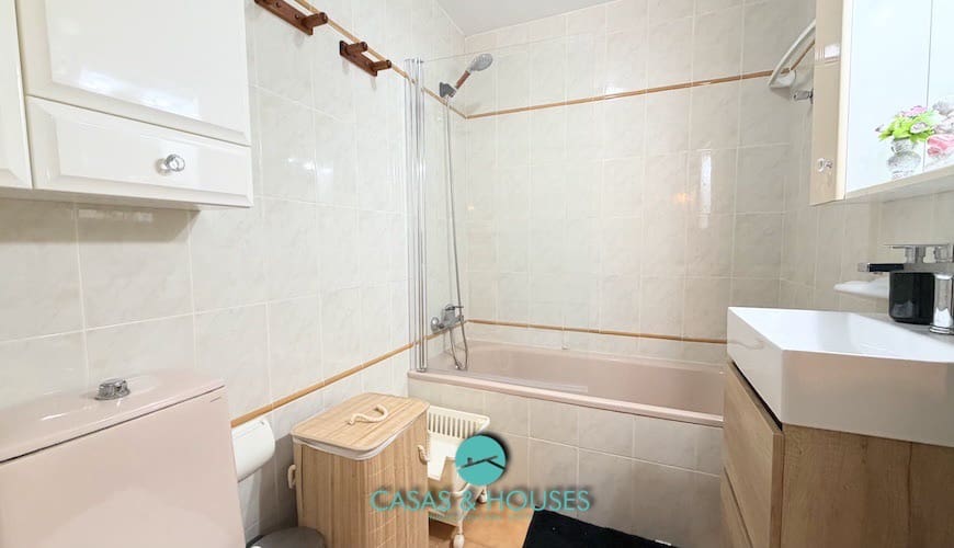 1 bedroom Apartment for sale in La Manga del Mar Menor with pool garage - € 116,000 (Ref: 9360426)