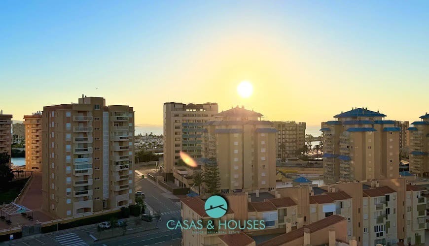 1 bedroom Apartment for sale in La Manga del Mar Menor with pool garage - € 116,000 (Ref: 9360426)