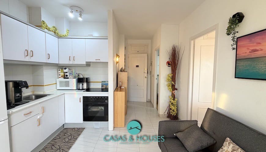 1 bedroom Apartment for sale in La Manga del Mar Menor with pool garage - € 116,000 (Ref: 9360426)