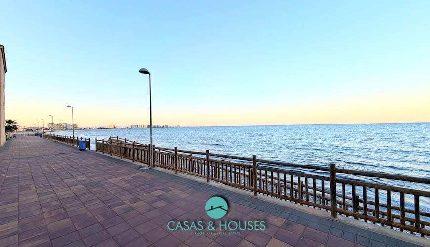 1 bedroom Apartment for sale in La Manga del Mar Menor with pool garage - € 116,000 (Ref: 9360426)