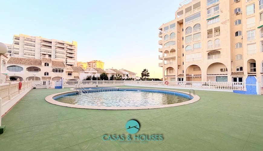 1 bedroom Apartment for sale in La Manga del Mar Menor with pool garage - € 116,000 (Ref: 9360426)