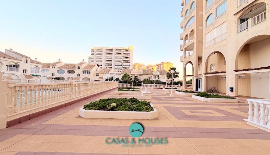 1 bedroom Apartment for sale in La Manga del Mar Menor with pool garage - € 116,000 (Ref: 9360426)