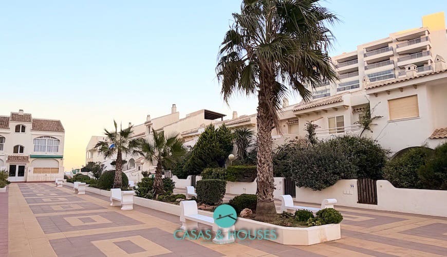 1 bedroom Apartment for sale in La Manga del Mar Menor with pool garage - € 116,000 (Ref: 9360426)