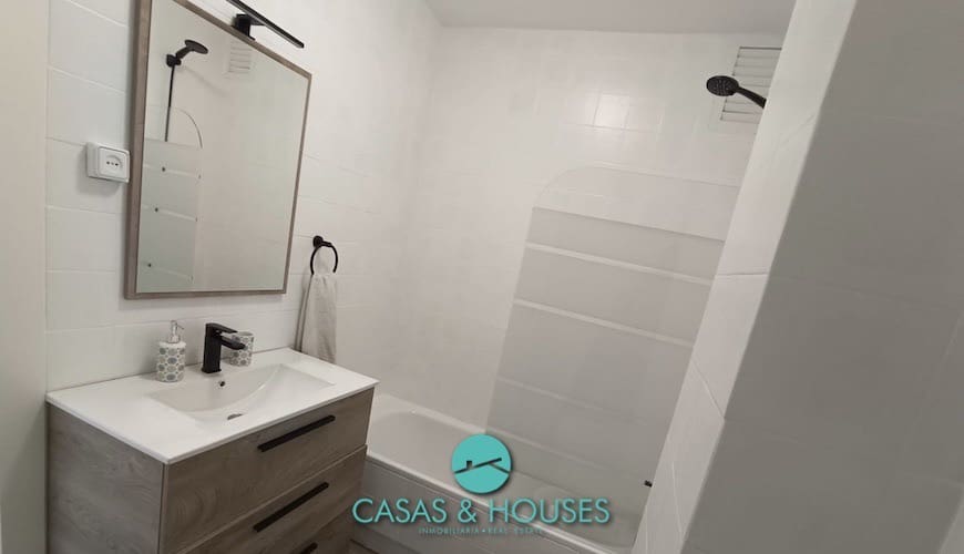 3 makuuhuone Huoneisto myytävänä paikassa La Manga del Mar Menor mukana uima-altaan - 209 000 € (Ref: 9386399)