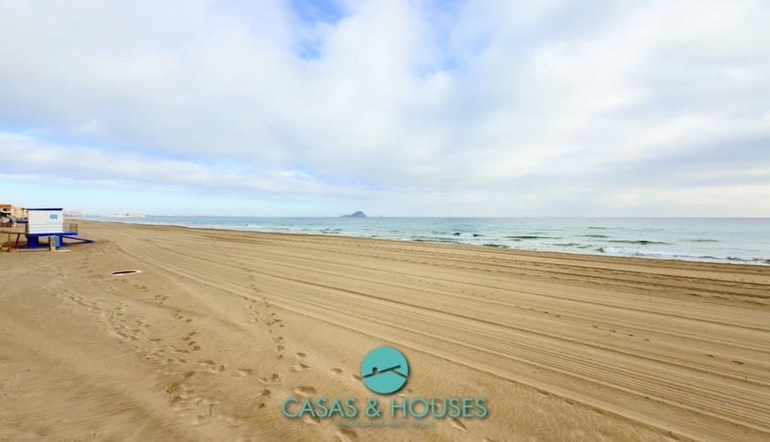 3 makuuhuone Huoneisto myytävänä paikassa La Manga del Mar Menor mukana uima-altaan - 209 000 € (Ref: 9386399)