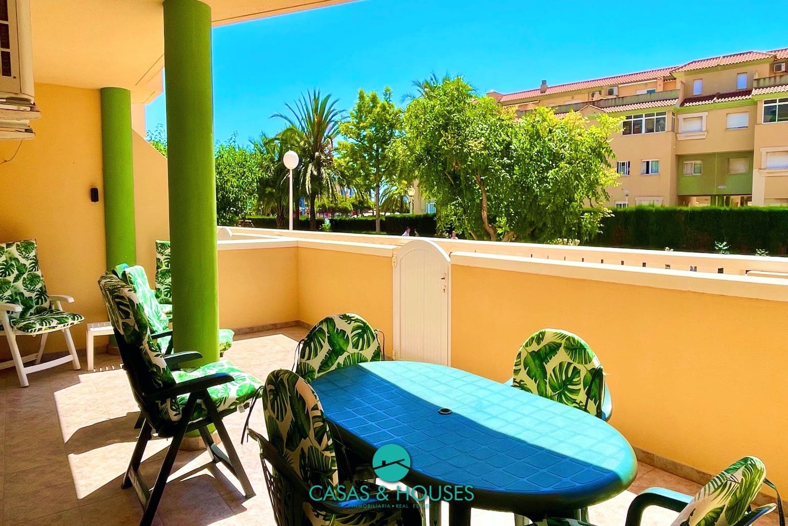 2 bedroom Apartment for sale in La Manga del Mar Menor with pool - € 162,500 (Ref: 9519291)