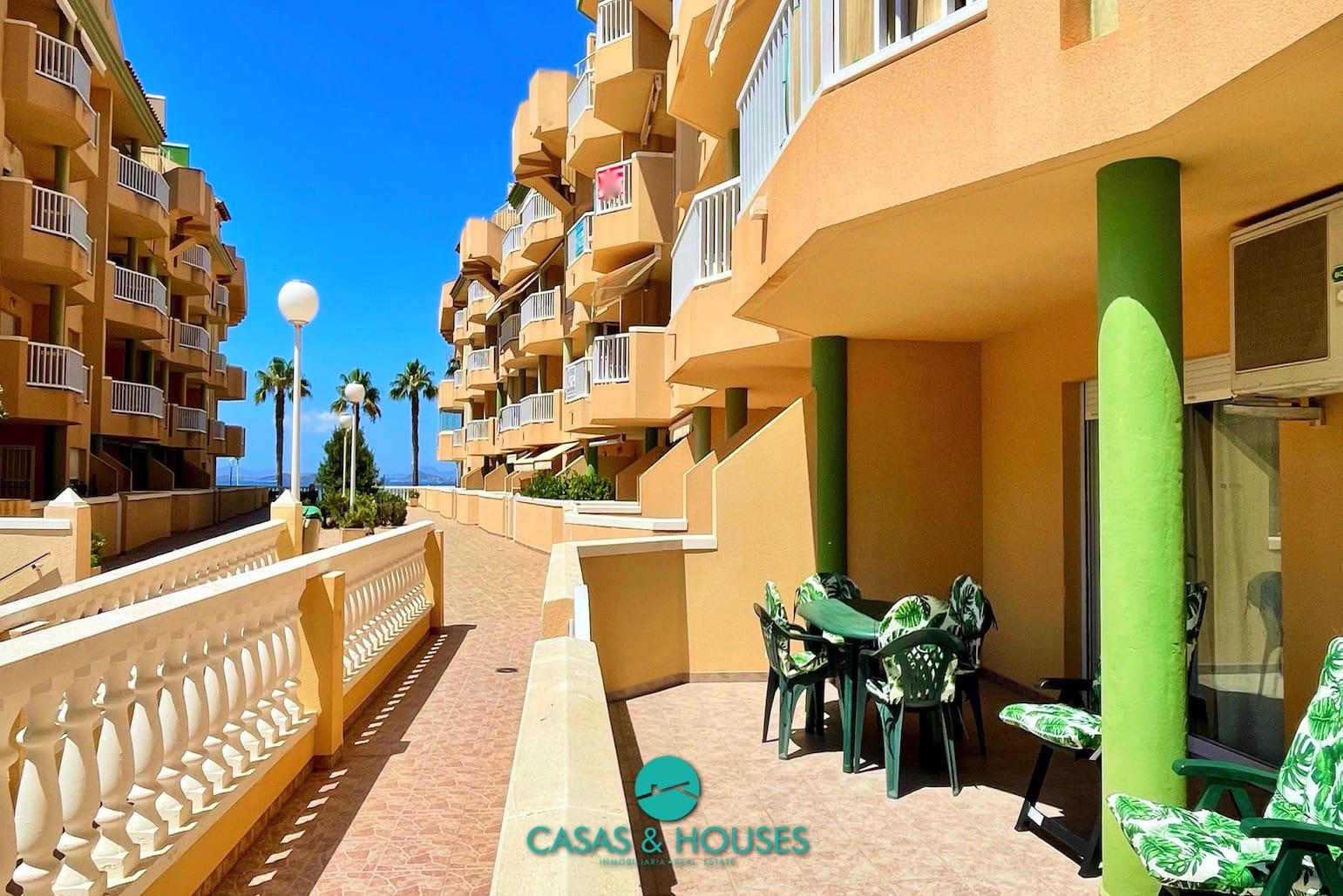 2 bedroom Apartment for sale in La Manga del Mar Menor with pool - € 162,500 (Ref: 9519291)